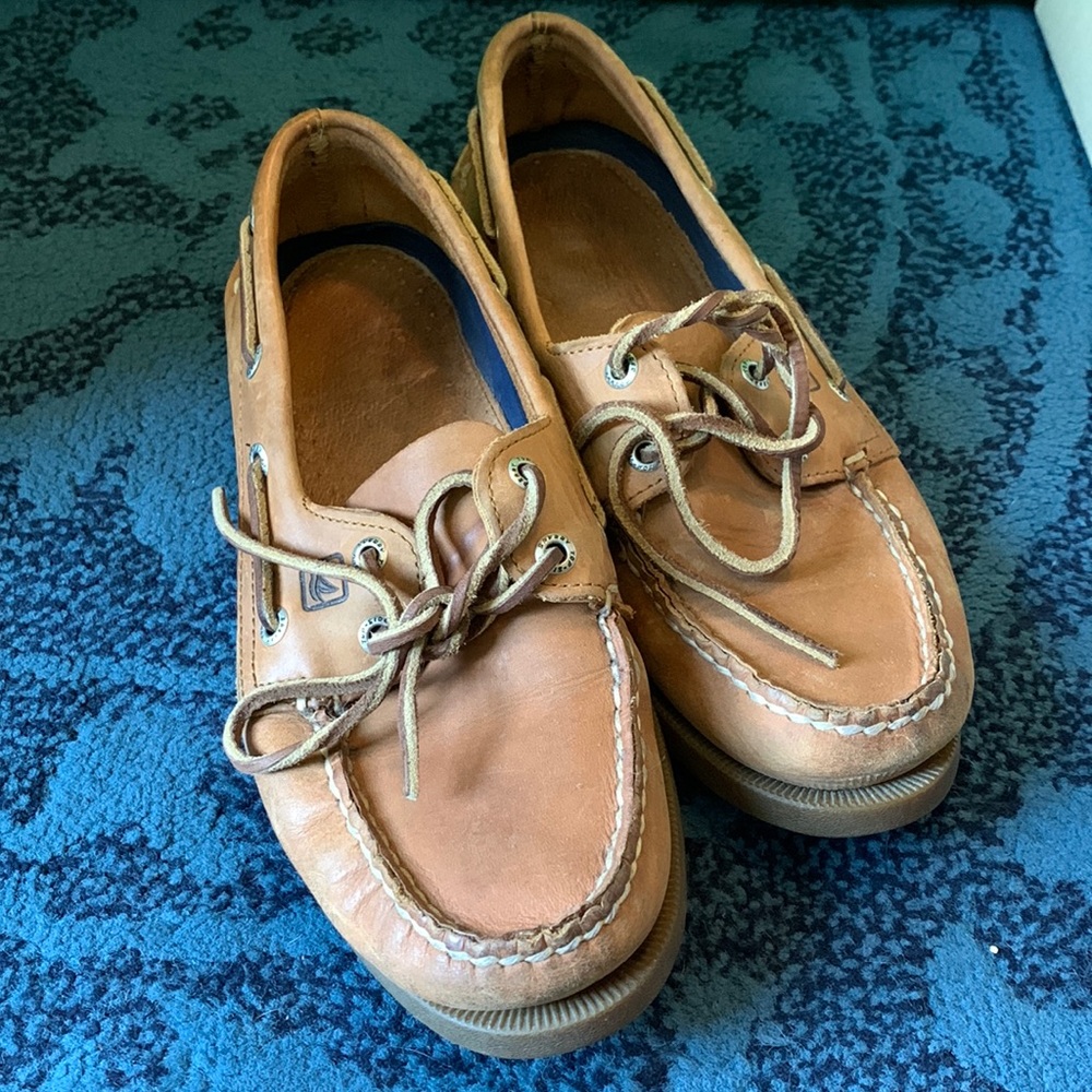Sperry Leather Boatshoes  -Mens 7 =women’s 8